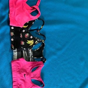 4 xs sports bra Nike and Old Navy